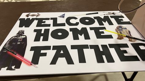 DIY Starwars fan’ military homecoming sign Welcome Home Signs For Military, Military Homecoming Signs, Military Signs, Homecoming Signs, Welcome Home Signs, Military Homecoming, Diy Life Hacks, Diy Life, Welcome Home