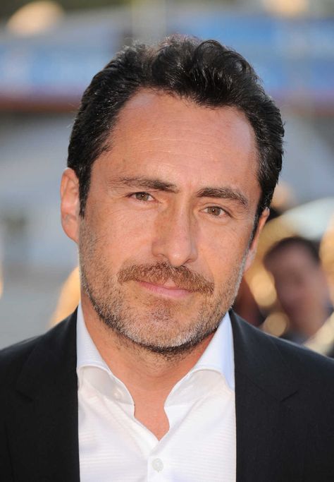 #DemianBichir Demian Bichir, Demián Bichir, Drawing Models, Handsome Guys, Model Drawing, Mens Suits, It Cast, Hollywood, Actors