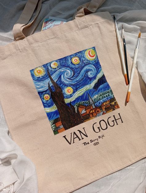 Painting On Bags Ideas Aesthetic, Painting On Fabric Ideas, Painting On Bags Ideas, Drawing On Bag, Tote Bags Design Ideas, Tote Bag Diy Paint, Painted Tote Bag Aesthetic, Drawing On Tote Bag, Aesthetic Tote Bag Painting