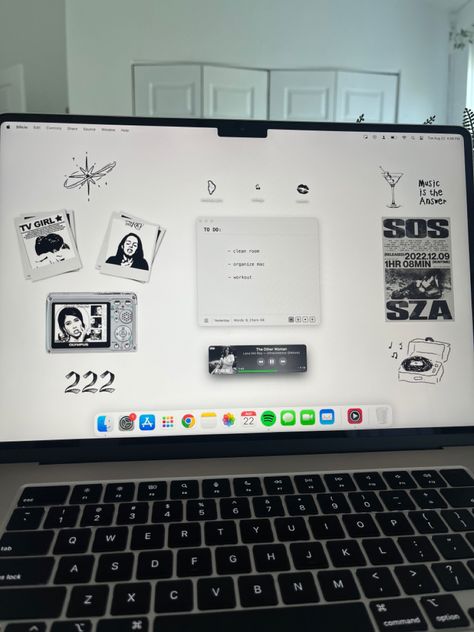 new mac wallpaper #aesthetic #macbook #lana #tvgirl #y2k #sza #kaliuchis Macbook Screensavers Aesthetic, Macbook Pro Homescreen Layout, Designer Macbook Wallpaper, Macbook Costumization, Mac Home Screen Aesthetic, Macbook Notes Aesthetic, Homescreen Layout Laptop, Mac Book Customization, Macbook Theme Aesthetic