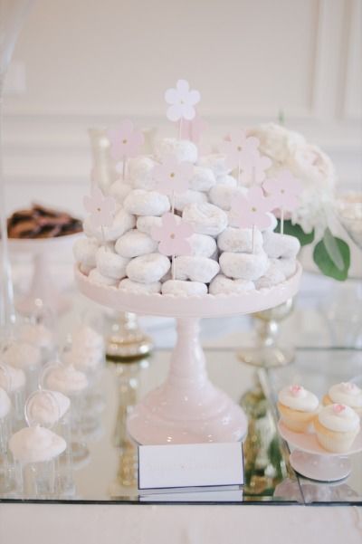 Mini powdered donuts: http://www.stylemepretty.com/canada-weddings/2014/07/01/blush-blossoms-bridal-shower/ | Photography: Heidi Lau - http://www.heidilau.ca/ Donut Dessert Table, Type Of Friends, Doughnut Tower, Bridal Shower Sweets, Sweets Photography, Bridal Shower Photography, Donut Tower, Donut Display, Powdered Donuts