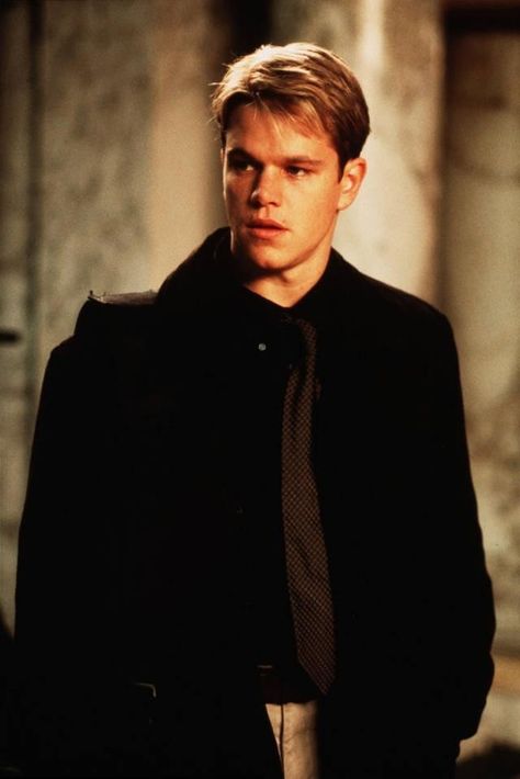 90s Matt Damon, Matt Damon 90s Aesthetic, Matt Damon Haircut, Mat Damon 90s, Matt Damon Aesthetic, Popular Celebrity Crushes, Matt Damon 90s, Young Matt Damon, Mat Damon