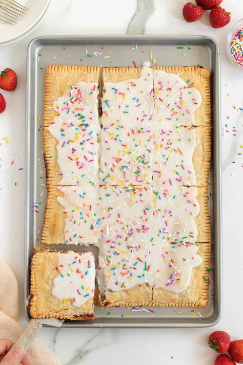 Homemade Strawberry Sheet Pan Pop Tart Homemade Bakery Recipes, Strawberry Pop Tart Recipe, Pop Tart Birthday Cake, Easy Lunches For Family, Strawberry Poptart Pie, Strawberry Pop Tart Pie, Easy Weekend Dessert, Pop Tart Casserole, Big Pop Tart