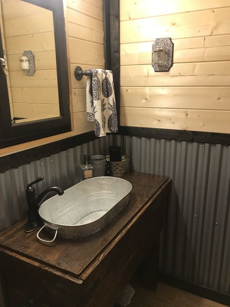 Galvanised Bucket Sink, Galvanized Sink Ideas, Galvanized Steel Bathroom, Industrial Themed Bathroom, Wash Tub Sink Bathroom, Galvanized Bathroom Ideas, Galvanized Bathroom Sink, Bucket Sink Bathroom, Galvanized Shower Walls