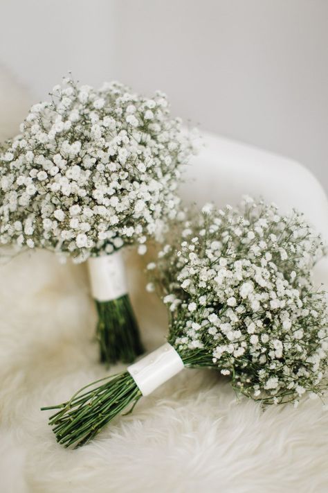 Gypsophila Bouquet, Breath Flowers, Green Bridesmaid, Baby's Breath, London Wedding, Bride Bouquets, Bridesmaid Bouquet, Simple Weddings, Wedding Themes