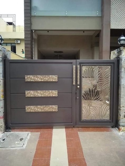 Wall Gate Design Entrance, Main Entrance Door Design Iron Gates, Iron Main Door Gate Design, Compound Door Design, Main Gate Design With Small Door, Main Gate Colour Ideas Iron, Iron Gates Latest Designs, Main Door Iron Gate, Front Door Iron Gate