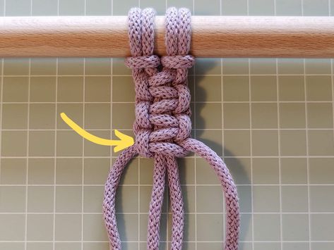 Macrame square knot tutorial: Easy step-by-step instructions Square Knot Macrame Keychain, Learn Macrame Tutorials, How To Make A Square Knot, Macrame Square Knots Step By Step, How To Tie A Square Knot, Square Knot Bracelet Tutorial, Square Knot Tutorial, Bracelet Square Knot, Macrame Knots Diy