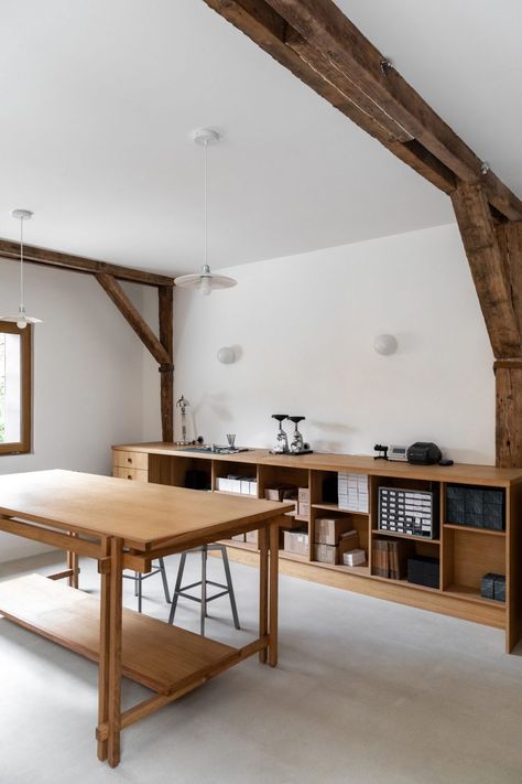 Minimalist Wood Furniture, Architect Table, Atelier Interior, Design Studio Workspace, Art Studio At Home, December 8, Studio Interior, Shop Interior Design, Studio Space