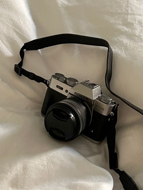 Fujifilm Mirrorless Cameras, 2024 Vision Board Camera, Fujifilm Digital Camera Aesthetic, Fujifilm Xt30 Photos, Film Photography Camera, Fujifilm X100v Aesthetic, Film Camera Photography Aesthetic, Camera White Aesthetic, Fujifilm Xt30 Ii Photography