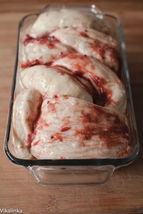 Rhubarb and Red Currant Jam swirled bread Red Currant Recipe, Red Currant Jam, Currant Recipes, Currant Jam, Swirl Bread Recipe, Bread Maker Recipes, Swirled Bread, Red Currant, Yeast Bread