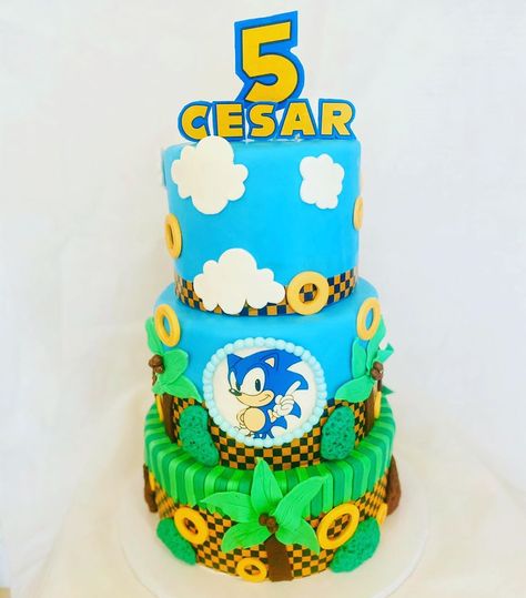 JCute Design on Instagram: “💙🌴How cute is our Sonic inspired cake🌴 💙 #cake #cookie #cupcakes #cakepops #donuts #eclairs #ricekrispietreats #macarons…” Cookie Cupcakes, Cake Cookie, Rice Krispie Treats, Eclairs, Cake Cake, Cakepops, Macarons, Donuts, Sonic