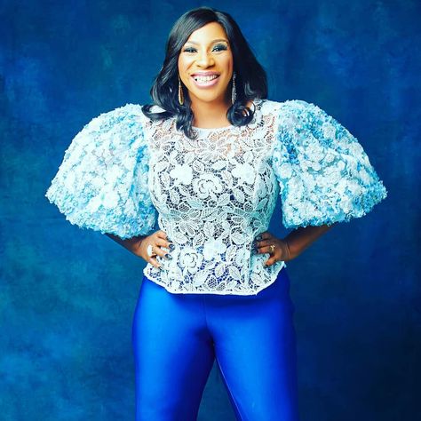 Blue lace Nigerian Lace Tops For Women, Nigeria Woman Blouse Lace, Traditional Lace Work Tops For Summer, Traditional Lace Tops With Lace Work, Luxury Semi-stitched Lace Blouse Piece, Lace Top Styles, Ankara Fashion Styles, Lace Blouse Styles, Elegant Sleeves