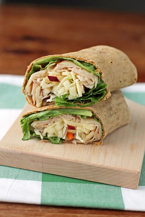 These Apple Cheddar Turkey Wraps are a healthy, easy lunch idea at just 277 calories or 7 Weight Watchers SmartPoints on myWW Green, Blue and Purple plans. www.emilybites.com Turkey Apple, Emily Bites, Apple Cheddar, Turkey Wraps, Lunch Wraps, Healthy Food Menu, Girl Cooking, Healthy Meals For Two, Healthy Meals For Kids