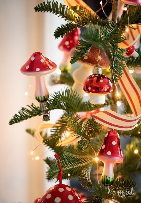 Woodland Christmas Decor, Mushroom Ornaments, Mushroom Christmas, Tall Christmas Trees, Whimsical Christmas Trees, Xmas Theme, Christmas Tree Inspiration, Tabletop Christmas Tree, Christmas Time Is Here