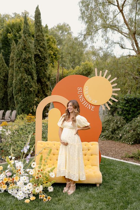 Here Comes The Son, Baby Shower Theme Decorations, Sunshine Baby Showers, Baby Shower Yellow, Summer Baby Shower, Shower Inspiration, Baby Shower Inspiration, Boy Baby Shower Themes, Shower Bebe