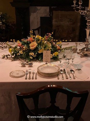 Antique Table Setting, Downton Abbey Series, Table Dressing, English Castles, Table Manners, Tablescape Ideas, Elegant Table Settings, China Dishes, Elegant Living