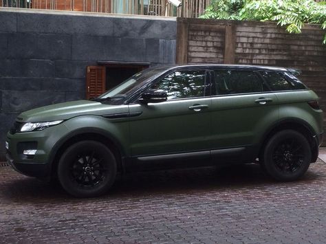 Range Rover Green Matte, Matte Green Range Rover, Dark Green Range Rover, Green Range Rover, Ranger Car, Land Rover Sport, Matte Cars, Story Pictures, Car Shopping