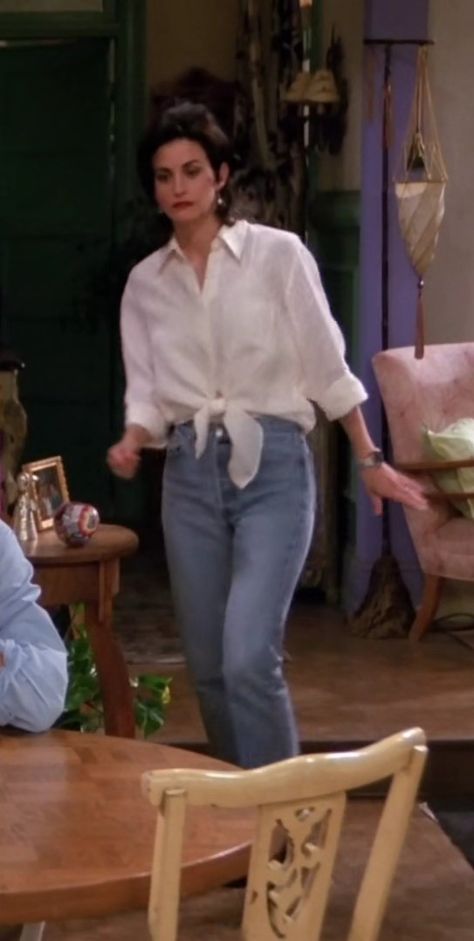 Dark Shoes, Rachel Green Friends, Friends Outfits, White Button Shirt, Courtney Cox, Mom Pants, Tied Shirt, Window Screen, Monica Geller