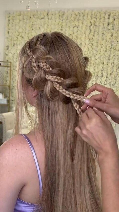 Hair Style Vedio, Beautiful Braided Hair, Hair Braid Videos, Hair Stylies, Princess Hairstyles, Hair Up Styles, Hairdo For Long Hair, Hair Stylist Life, Short Hair Styles Easy