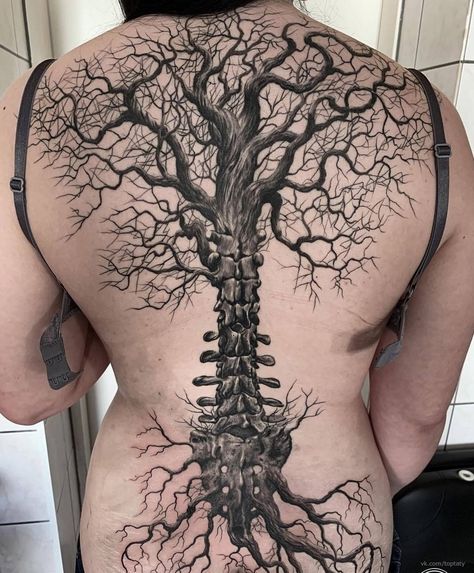 Tree Tattoo Chest, Celtic Tree Tattoos, Tree Tattoo Back, Dm Tattoo, Tree Tattoo Men, Around Arm Tattoo, Tree Tattoo Designs, Tasteful Tattoos, Tree Of Life Tattoo