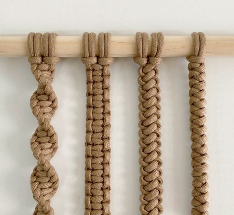 How to make macrame basic knots🌿  You can watch the video on my youtube channel!🤩 Macrame How To, Macrame Basic Knots, Cord Bracelet Diy, Macrame Techniques, Basic Knots, Finger Knitting Projects, Knotting Technique, Snake Knot, Macrame Wall Hanging Tutorial