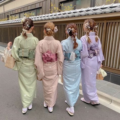 Aesthetic Kimono, Pretty Kimonos, Japanese Traditional Clothing, Cute Kimonos, Purple Cute, Kimono Outfit, Kimono Yukata, Japan Culture, Japan Aesthetic