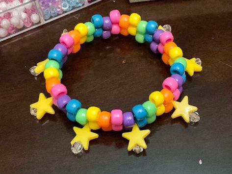 Beaded Bracelet Ideas, Rainbow Kandi, Pulseras Kandi, Kandi Cuffs, Diy Kandi Bracelets, Pony Bead Bracelets, Winter Paper, Pony Bead Crafts, Diy Kandi