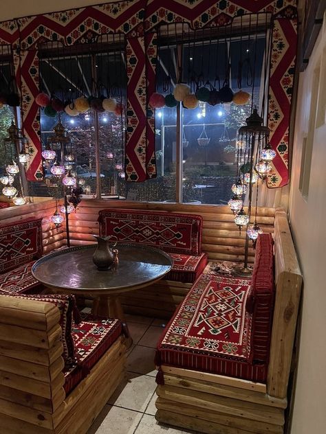 Turkish Interior Design Restaurant, Turkish Style Kitchen, Turkish Table Decor, Afghan Interior Design, Turkish Style Home, Turkish Room Decor, Arabian Restaurant Interior Design, Turkish Restaurant Design, Turkish Home Decor Interiors