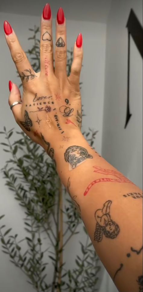 Hand Tattoos For Women Patchwork, Patchwork Tattoos Women, Shin Tattoo Womens, Patchwork Sleeve Tattoo For Women, Patch Sleeve Tattoo, Word Tattoos On Hand, Tattoo Main, Cursive Tattoos, Tattoos Geometric