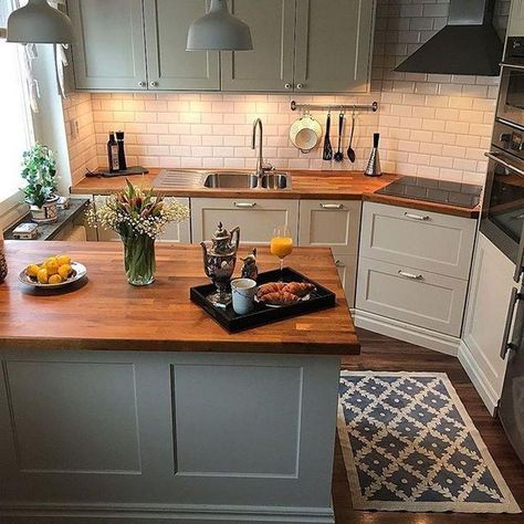 Dapur Rustic, Fresh Hairstyles, Model Dapur, Kitchen Beautiful, Kitchen Goals, Butcher Blocks, Kabinet Dapur, Farm Houses, Kitchen Counters