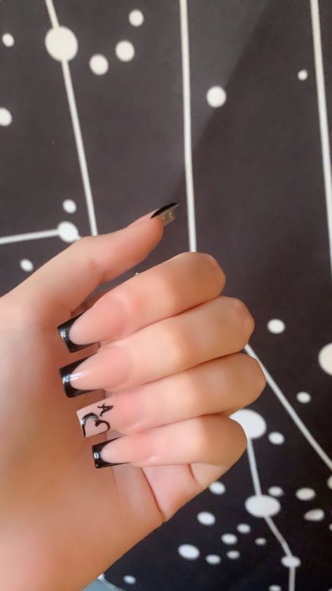 Acrylic Nails With Bf Initials Black, Bf Nail Initial, Letter A Nail Designs, Cute Nails With A Initial, A Letter Nails, Letter D Nails, Letter Nail Designs Initials French Tip, A Initial On Nails, Letter Initial Nail Ideas