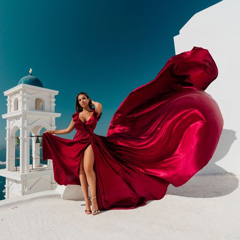 MIAMI DRESS PHOTO - Shooting and rent flying dresses in Santorini Mykonos Miami Birthday Dress With Sleeves, Maternity Dress Wedding, Long Train Dress, Wedding Dress Long Train, Miami Dress, Dress For Photoshoot, Flying Dress, Anatomy References, Birthday Dress Women