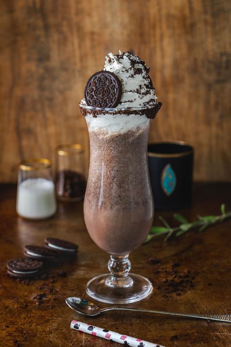 Brownie Milkshake Recipes, Oreo Shake, Oreo Milkshake, Chocolate Shake, Chocolate Milkshake, Milkshake Recipes, Milk Shakes, Ice Coffee Recipe, Köstliche Desserts