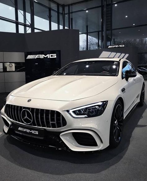 Luxury White Car, Best Sports Cars For Women, Mercedes Amg Coupe, Kereta Sport, Wallpaper Hippie, Luxury Cars Mercedes, Tmax Yamaha, Luxury Car Photos, Mercedes Wallpaper