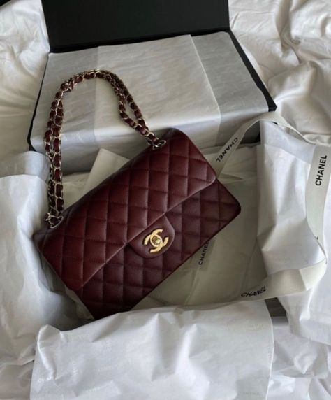 Red Chanel, My Style Bags, Luxury Bags Collection, Dream Bags, Girly Bags, Fancy Bags, Bags Aesthetic, Pretty Bags, Cute Bags