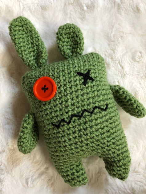 Ugly Crochet Animals, Weird Crochet Plushies, Ugly Plushies, Weird Amigurumi, Crochet Weird, Crocheting Machine, Ugly Crochet, Ugly Dolls Diy, Crochet Monster