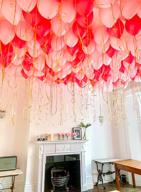 High Ceiling Balloon Decor, Balloon Filled Ceiling, Balloons Ceiling Decorations, Balloon On Ceiling Decor, Balloons Hanging From Ceiling Birthday, Balloon On Ceiling, Ceiling Balloon Decorations, Balloons On Ceiling, Room Full Of Balloons