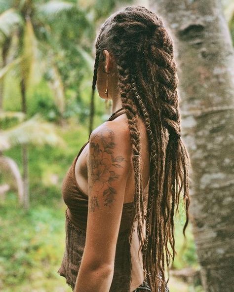 Pirate Dreadlocks, Half Head Dreads, Half Dreaded Hair, Dreadlock Inspiration, Dreadlock Braids, Viking Dreads, Dreadlocks Updo, Female Dreads, Long Dreadlocks