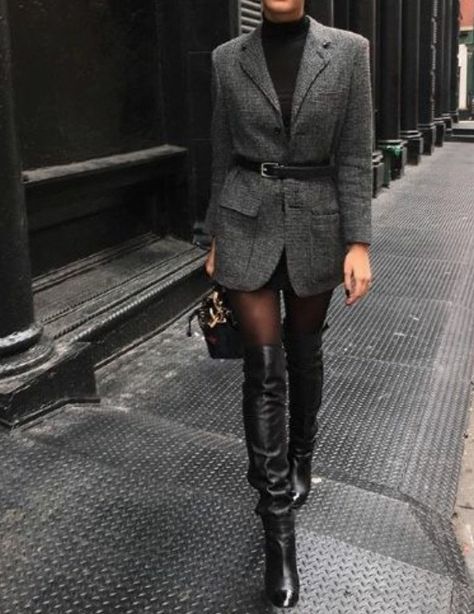 Long Black Boots Outfit, Black Knee High Boots Outfit, Long Boots Outfit, Heels Boots Outfit, Rok Outfit, Over The Knee Boot Outfit, Bold Outfits, Knee Boots Outfit, Black Boots Outfit