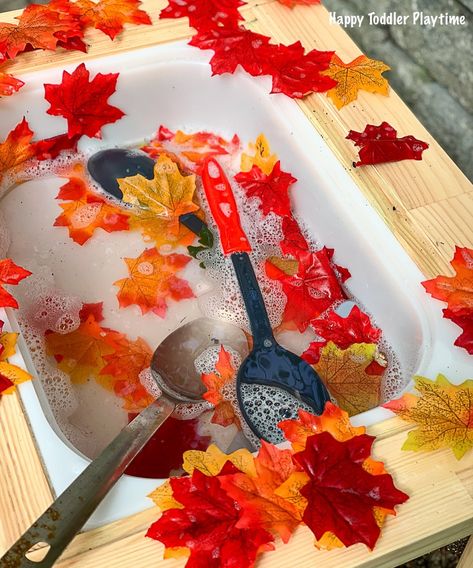 an easy sensory bin for toddler to do during Fall Autumn Term Eyfs, Fall Toddler Sensory Activities, Fall Themed Sensory Activities, Reggio Emilia Autumn Ideas, Autumn Curiosity Cube, Toddler Activities Autumn, Fall Loose Parts Ideas, Baby Autumn Activities, Autumn Continuous Provision