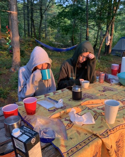 Wild Camping Aesthetic, Camping Pictures Ideas, Summer In Your 20s, Backyard Camping Aesthetic, Summer Aesthetic Camping, Camp Core Aesthetic, Summer Camp Photo Ideas, Campground Aesthetic, Camping Astethic Pictures