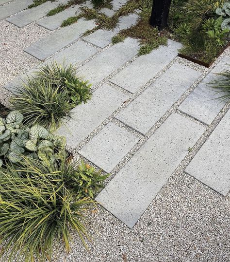 Landscape Transitions, Zen Courtyard, Crazy Pave, Courtyard Gardens Design, Garden Paving, Gravel Garden, Gardens Design, Side Garden, Outdoor Gardens Design