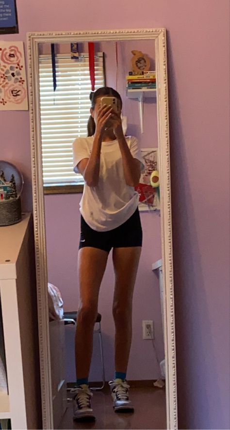 Nike Pro Shorts Outfit Oversized Shirt, Outfits With Spandex Shorts School, Nike Spandex Shorts Outfit, Nikeproshorts Outfit, Black Nike Pro Shorts Outfit, Outfit With Nike Pro Shorts, Nike Pro Under Jeans, Outfit Ideas Nike Pro Shorts, Summer Outfits Nike Pro