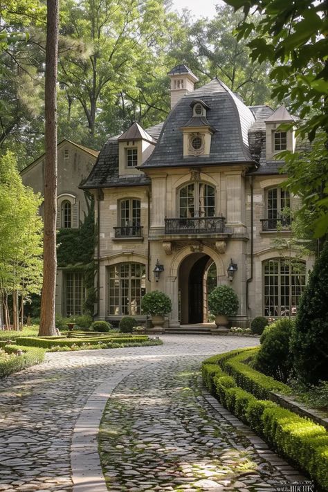 56 Stunning French Country House Exteriors Really Modern Houses, Norman Style House, House With French Windows, French Countryside Chateau, Italian Country Home Exterior, Italian Manor House, Architectural Home Styles, Cotswolds House Exterior, Chateau Inspired Homes