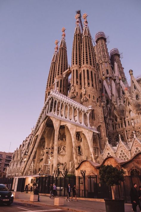 Christmas Markets, Barcelona Christmas, Barcelona Aesthetic, Spain Aesthetic, German Christmas Markets, F1 Wallpaper Hd, Barcelona Travel, Christmas Market, Best Places To Travel