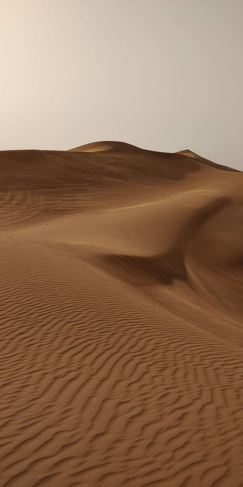 Blur Photography Aesthetic, Aesthetic Blur, Arabian Desert, Desert Background, Desert Aesthetic, Blur Photography, Photography Aesthetic, Hot Day, Minimalist Wallpaper