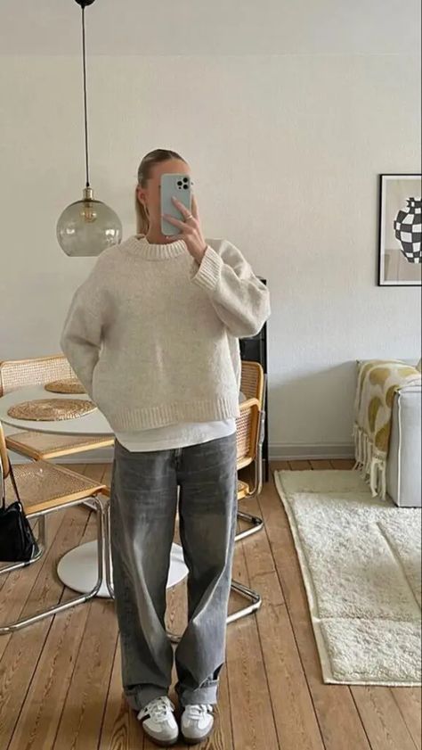 Winter Outfit Ideas 2024: Trends to Follow in Winter 2024 - RoyalDailyImages Looks Adidas, Outfit Ideas 2024, Adrette Outfits, Looks Pinterest, Mode Zara, Winter Outfit Ideas, Winter Fashion Outfits Casual, Uni Outfits, Outfit Vintage