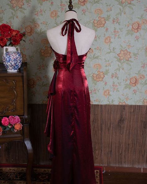 Long Red Hoco Dress, Winter Formal Dresses Red, Dark Red Prom Dress Long, Long Red Satin Dress, Formal Dresses Halter Neck, Prom Dresses Dark, Red Ball Dress, Dark Red Prom Dress, Halter Neck Prom Dress