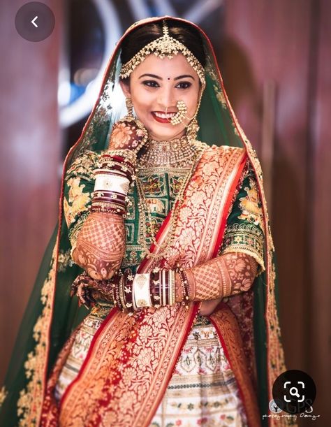 Rajasthani Look, Wedding Dulhan Pose, Aghori Baba, Hindu Wedding Photos, Banquet Outfit, शादी की तस्वीरें, Indian Bride Poses, Indian Bride Photography Poses, Indian Wedding Poses