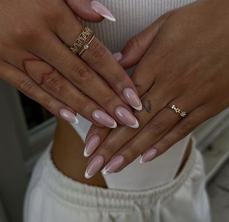 Pink Nails With White French Tip, Pink French Nails, October Nails, Smink Inspiration, Summery Nails, Girly Acrylic Nails, Casual Nails, Almond Nails Designs, Makijaż Smokey Eye